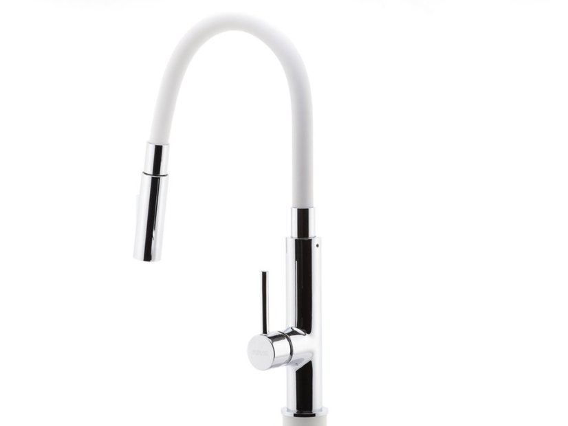 Drezová stojanková batéria s bielym ramenom a sprškou